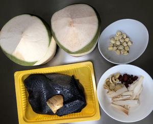 淮杞椰子乌鸡汤的做法 步骤1