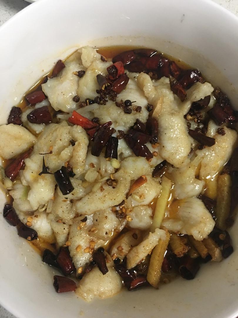 酸菜鲈鱼、水煮鱼（附如何片鱼肉及让鱼肉不腥的小妙招）