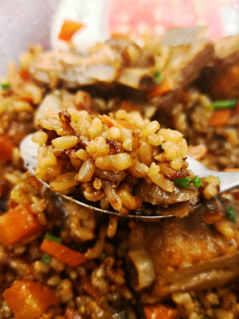 减脂晚餐-胡萝卜蘑菇排骨糙米饭的做法
