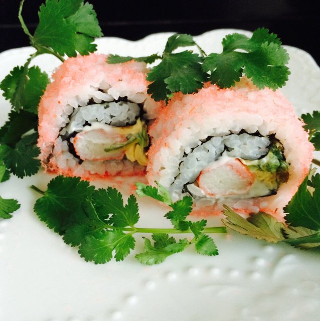 小蛇精做的反转寿司