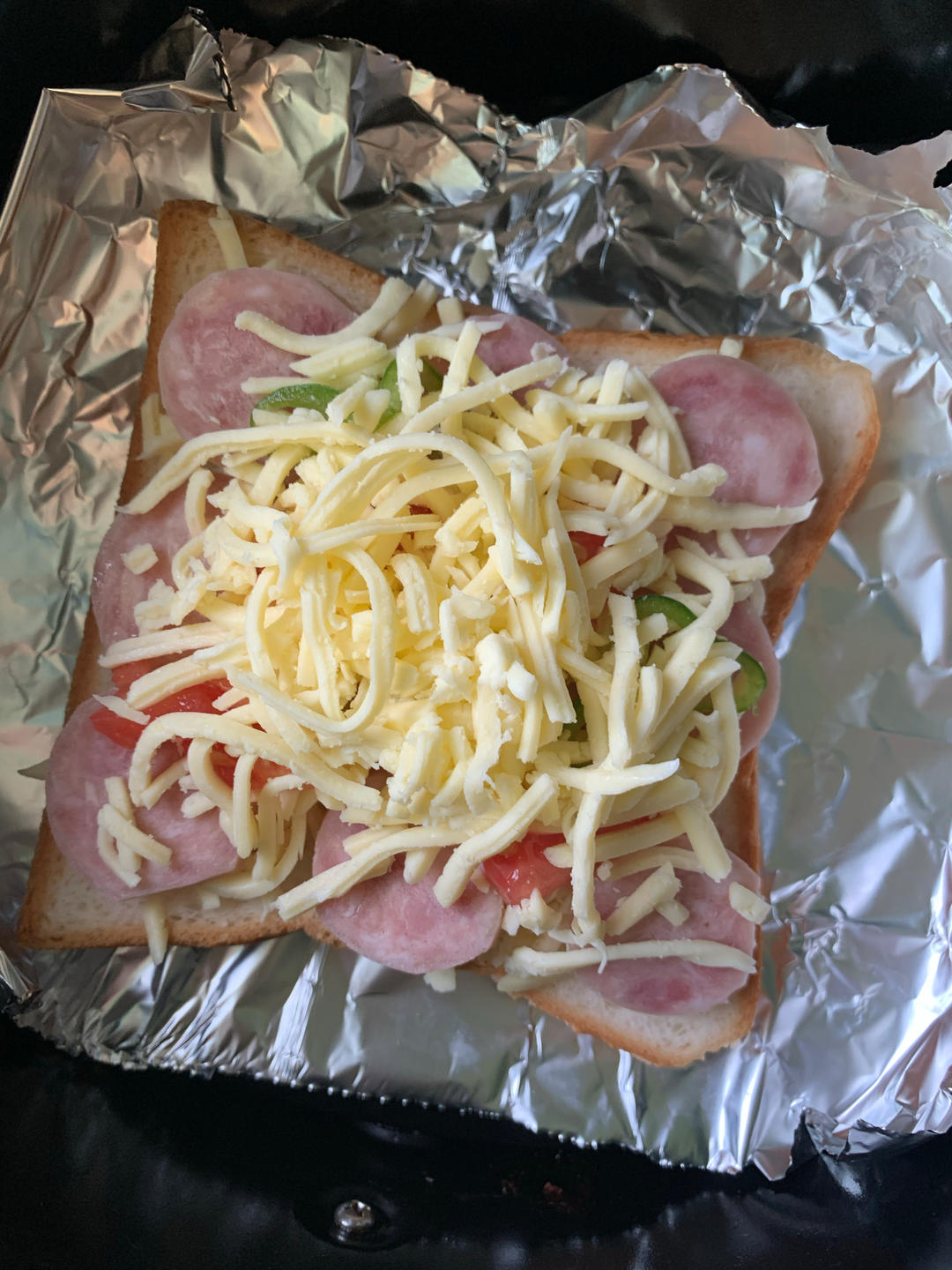 鸡米花&香肠吐司披萨(空气炸锅版)