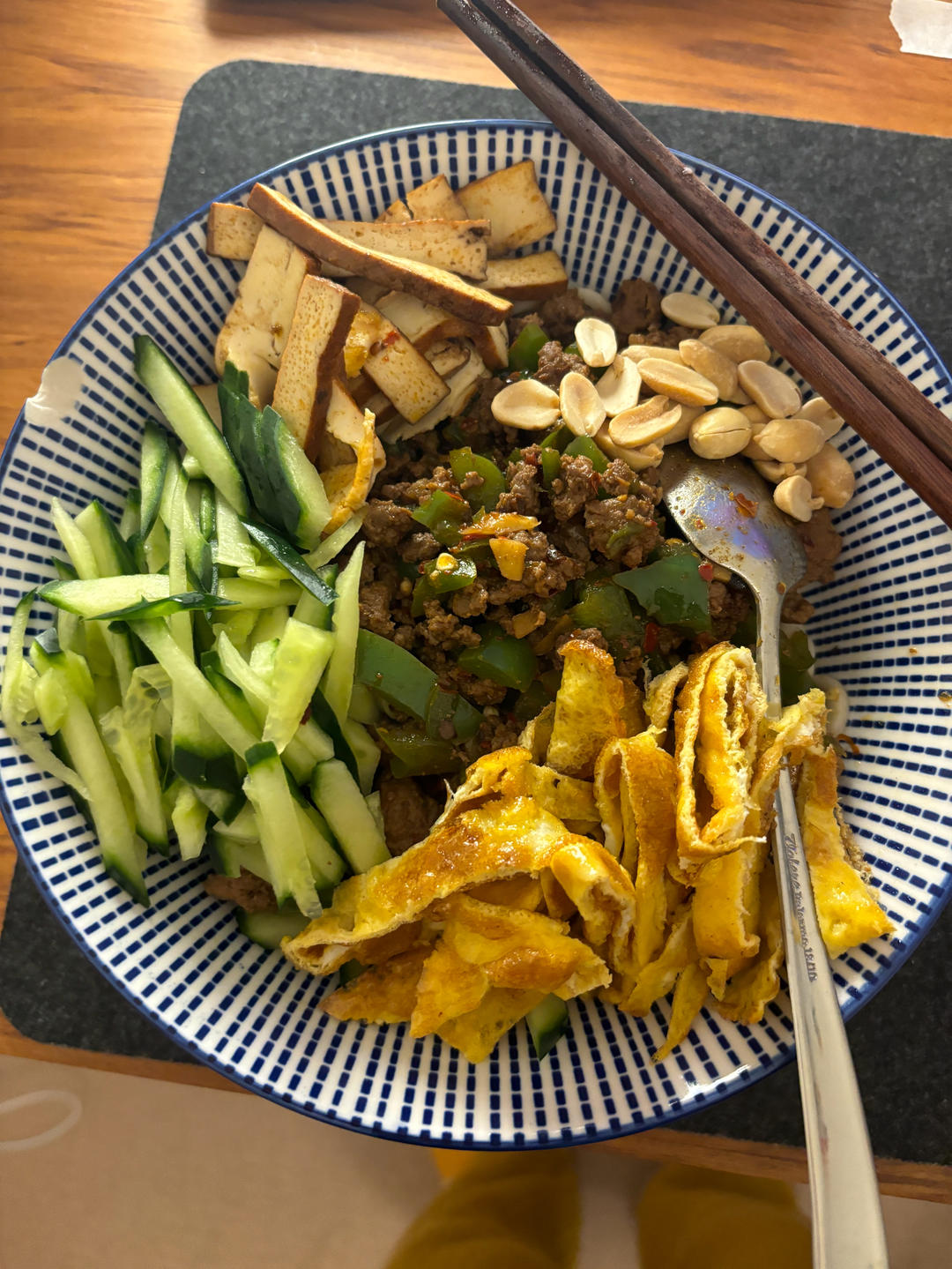 好吃到哭的肉臊子面