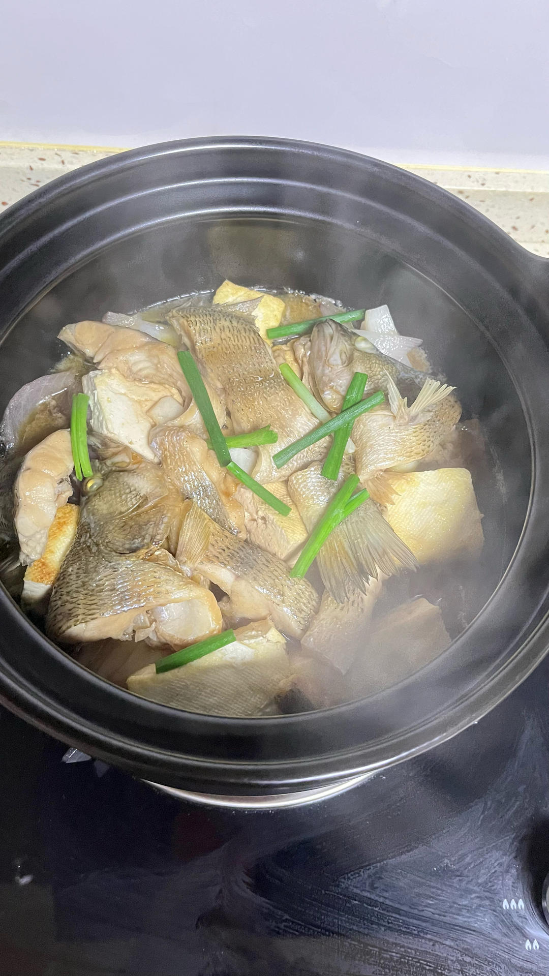 鲜嫩豆腐鲈鱼煲