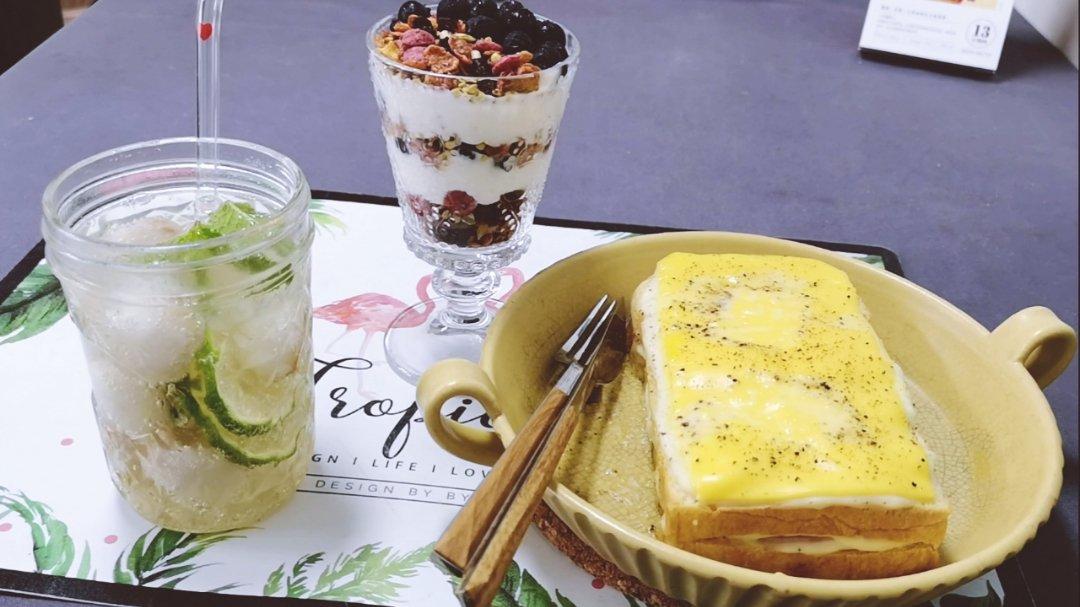 火腿芝士奶酱三明治