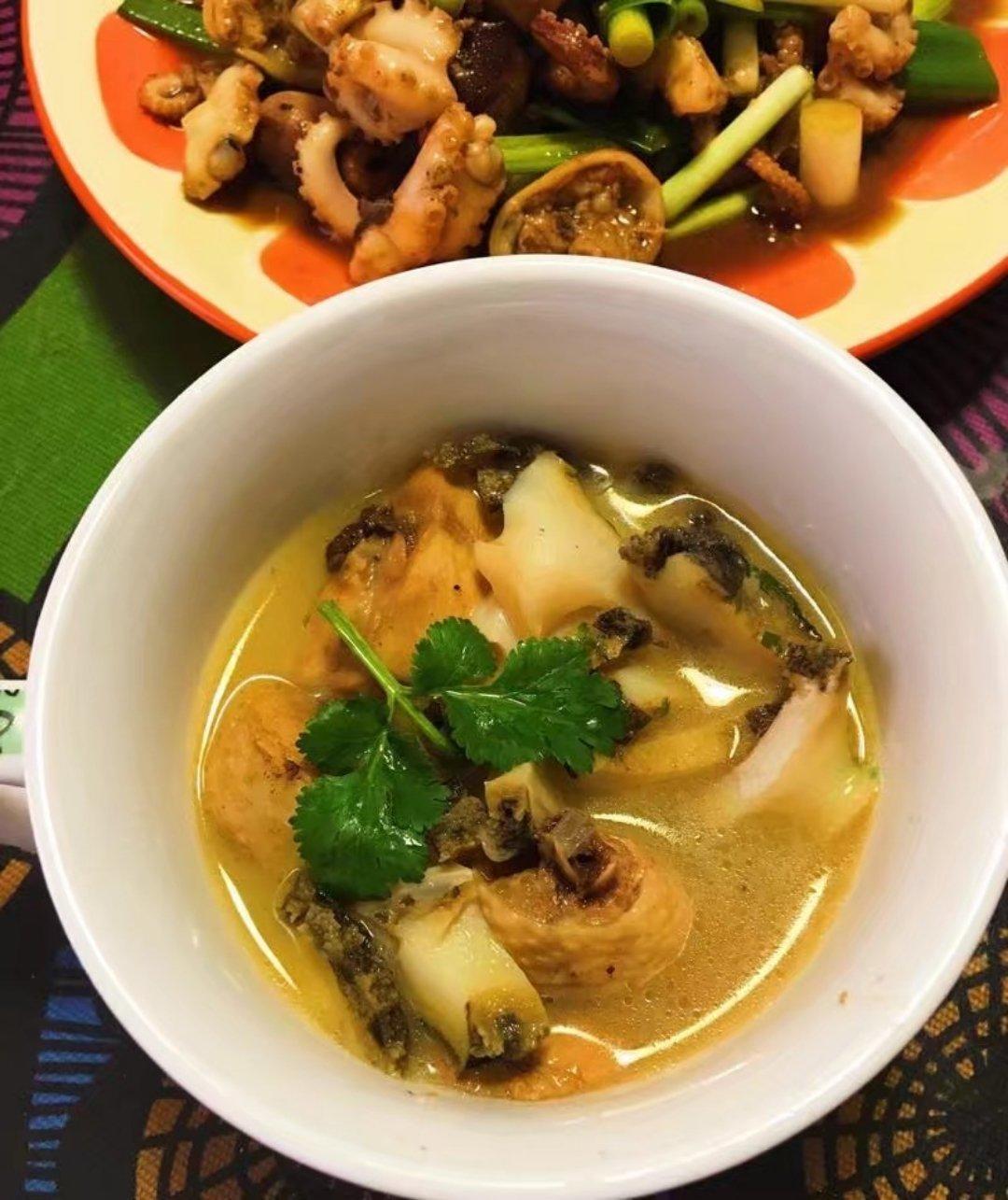 鲍鱼鸡煲