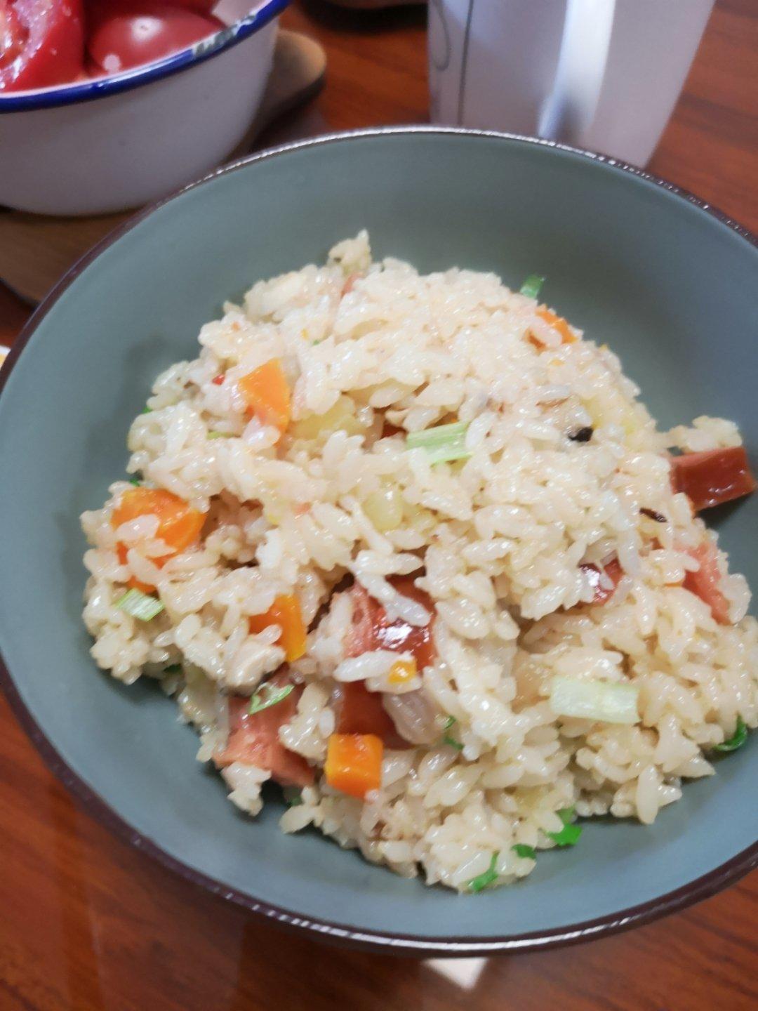 电饭煲香肠焖饭