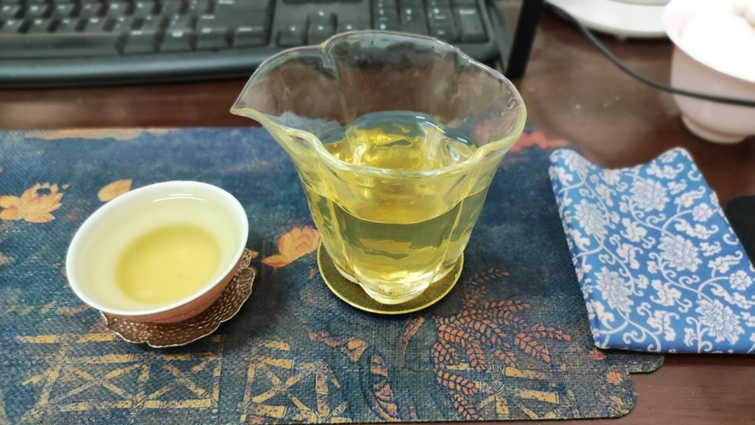 「春水映梨花·枇杷香梨白茶煮饮」的做法