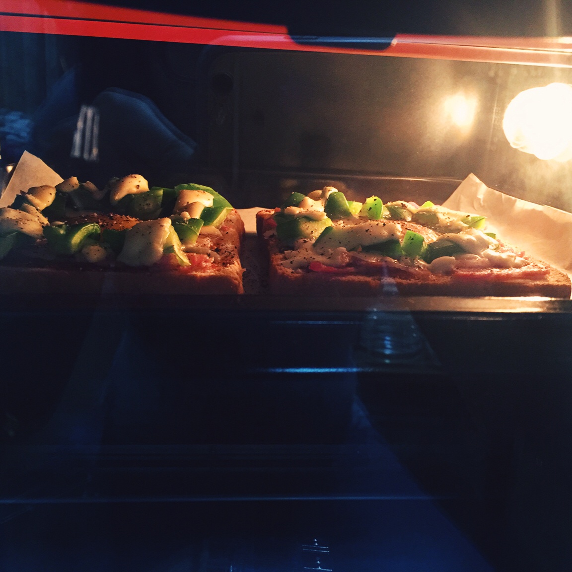 吐司太阳蛋披萨