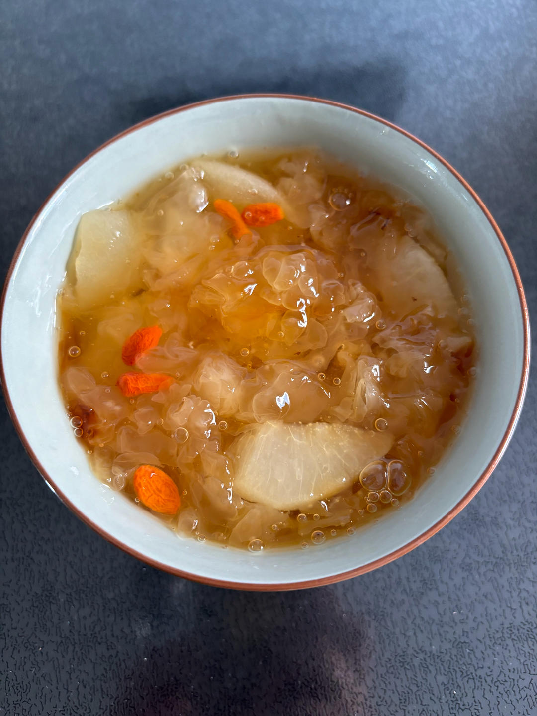 冰糖银耳梨汤