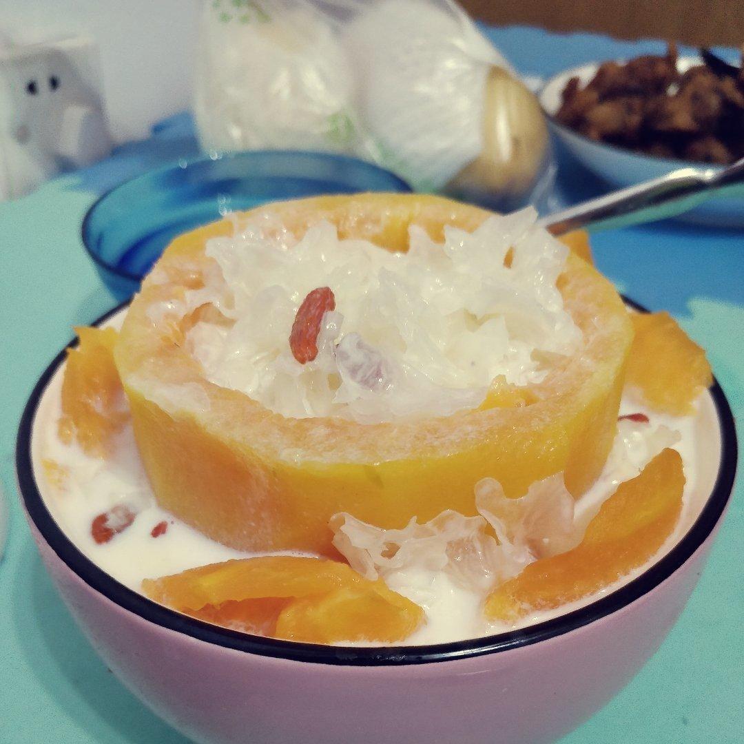 鲜奶银耳炖木瓜