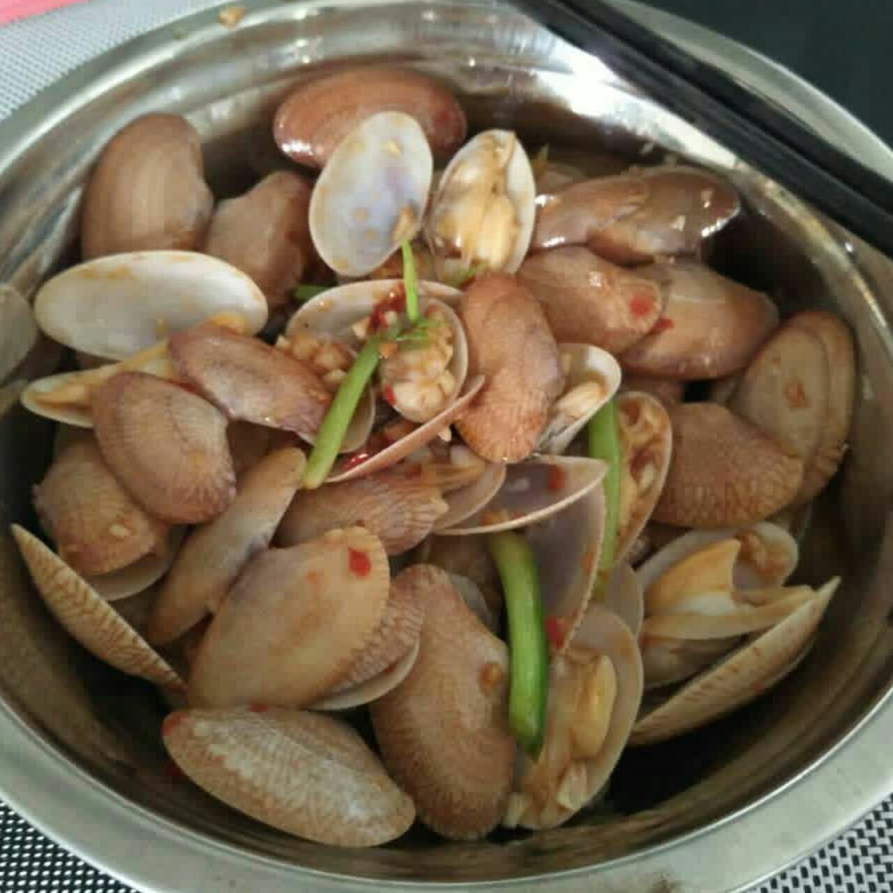 蒜香炒花甲