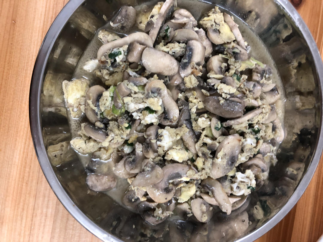 简单美味的白蘑菇炒鸡蛋