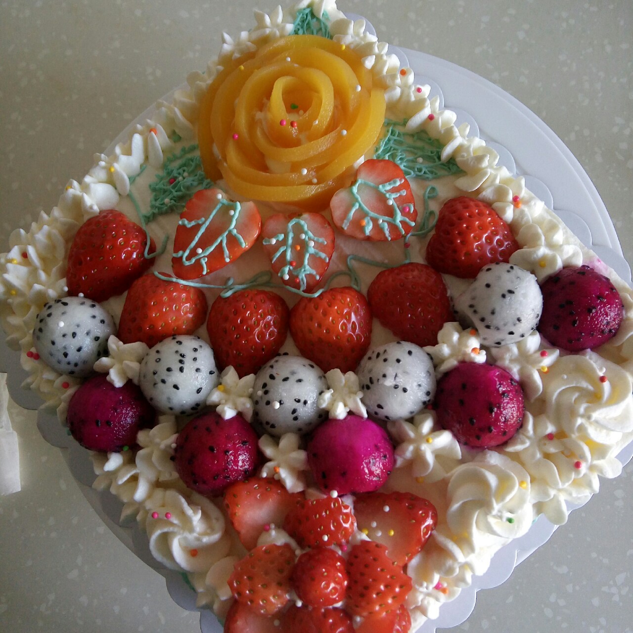 方形水果夹层蛋糕