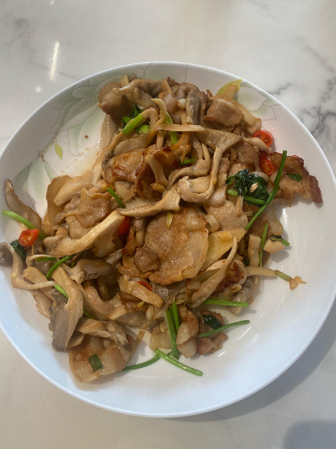 平菇炒肉片