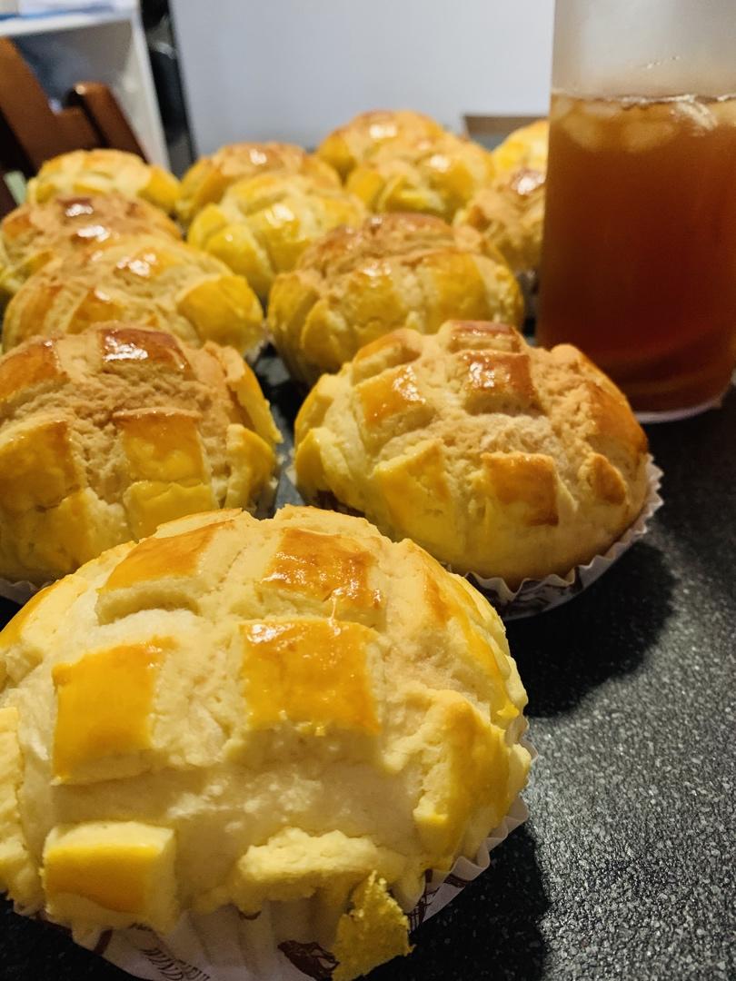 好吃到炸裂的港式菠萝包（附带制作酥皮的小视频）