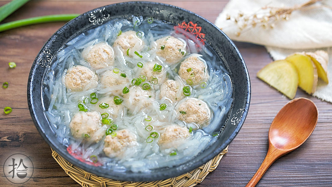 羊肉丸子萝卜汤