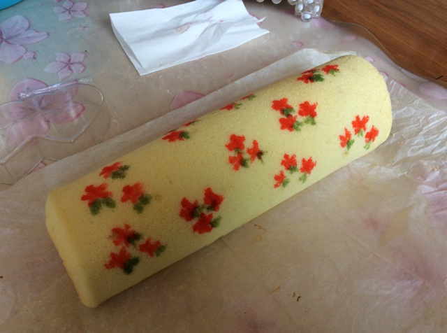 清新碎花手绘蛋糕卷