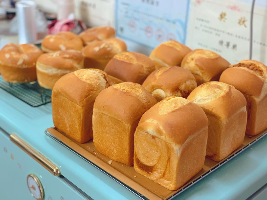 顶级黄金椰蓉吐司