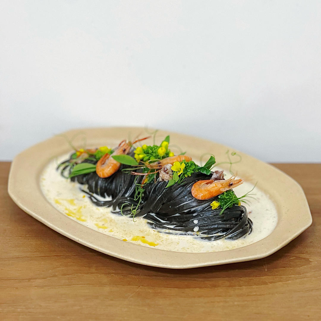 『海鲜墨鱼意面』