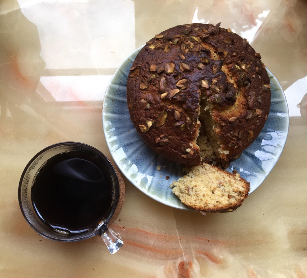 简简单单的香蕉核桃蛋糕（很香很香的咧）