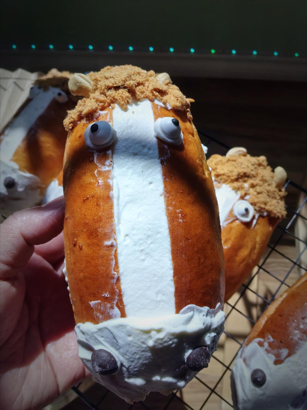 这只牛马面包，把我丑笑了😂专治上班emo🐴