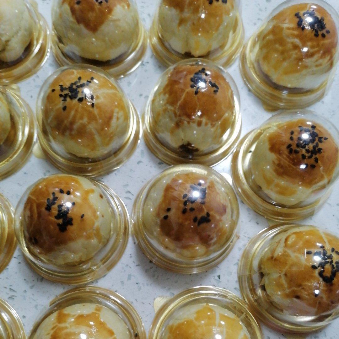 蛋黄酥（猪油版和黄油版）新手也可以做到