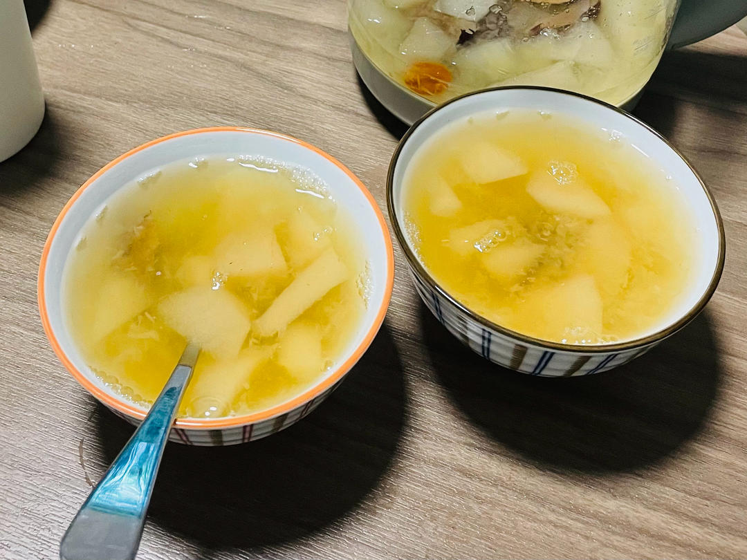 只需养生壶｜深秋滋养版银耳雪梨汤