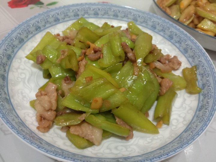 尖椒炒肉