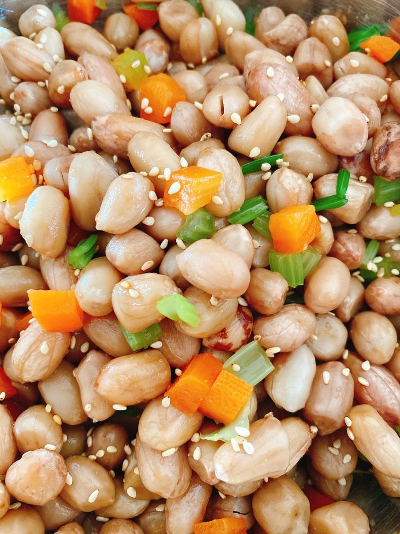 凉拌芹菜花生米胡萝卜