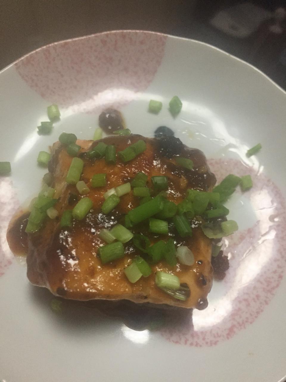 柠汁黑椒三文鱼
