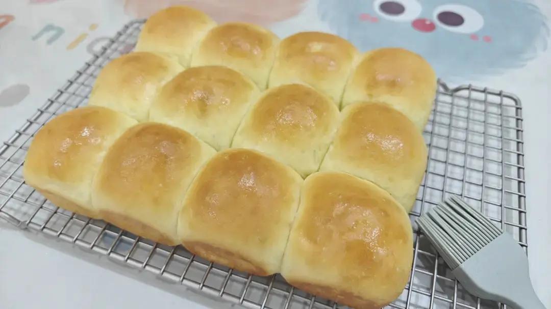 奶油提子小餐包