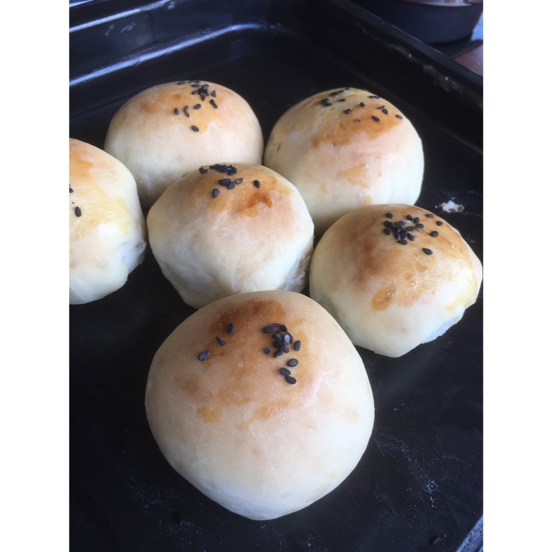 大人小孩都爱不释口的【蜂蜜牛奶小餐包】