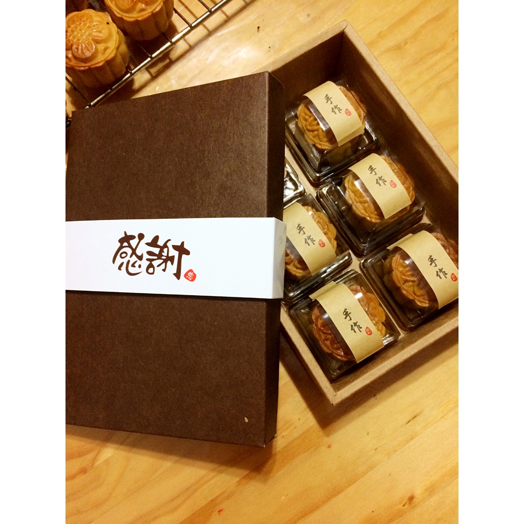 广式月饼—蛋黄莲蓉月饼