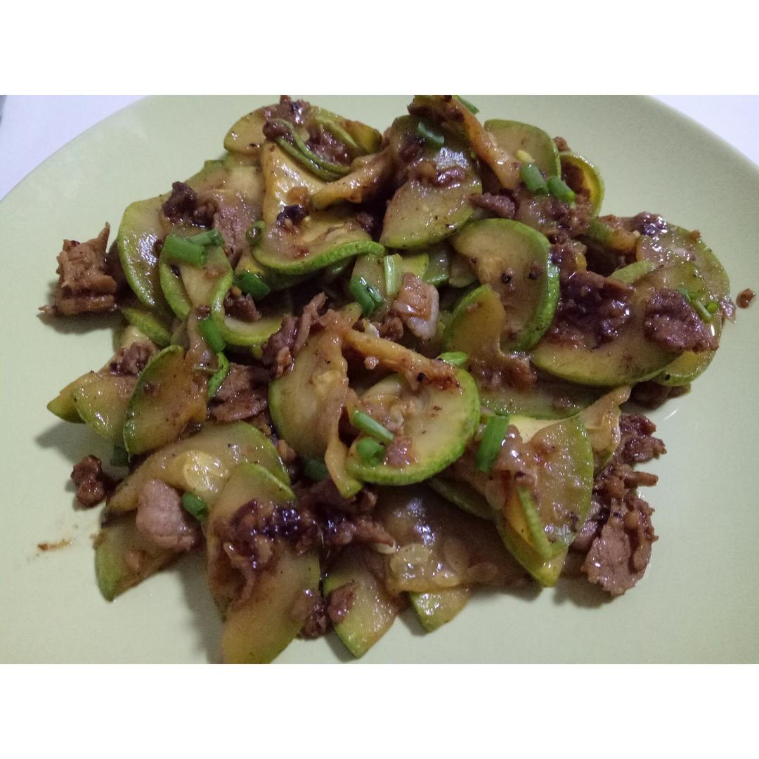 西葫芦炒肉片