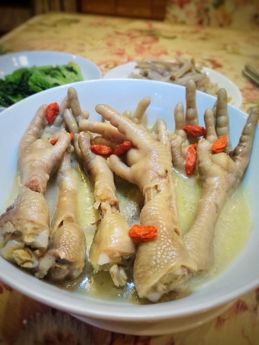 碧玉翠宝做的当归鸡汤凤爪
