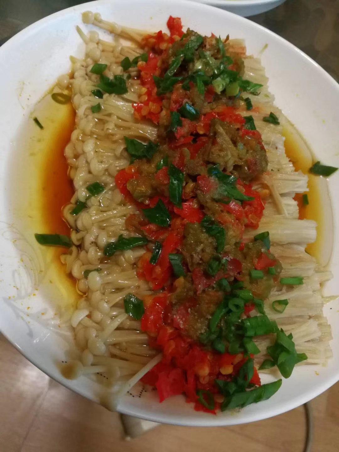 剁椒金针菇
