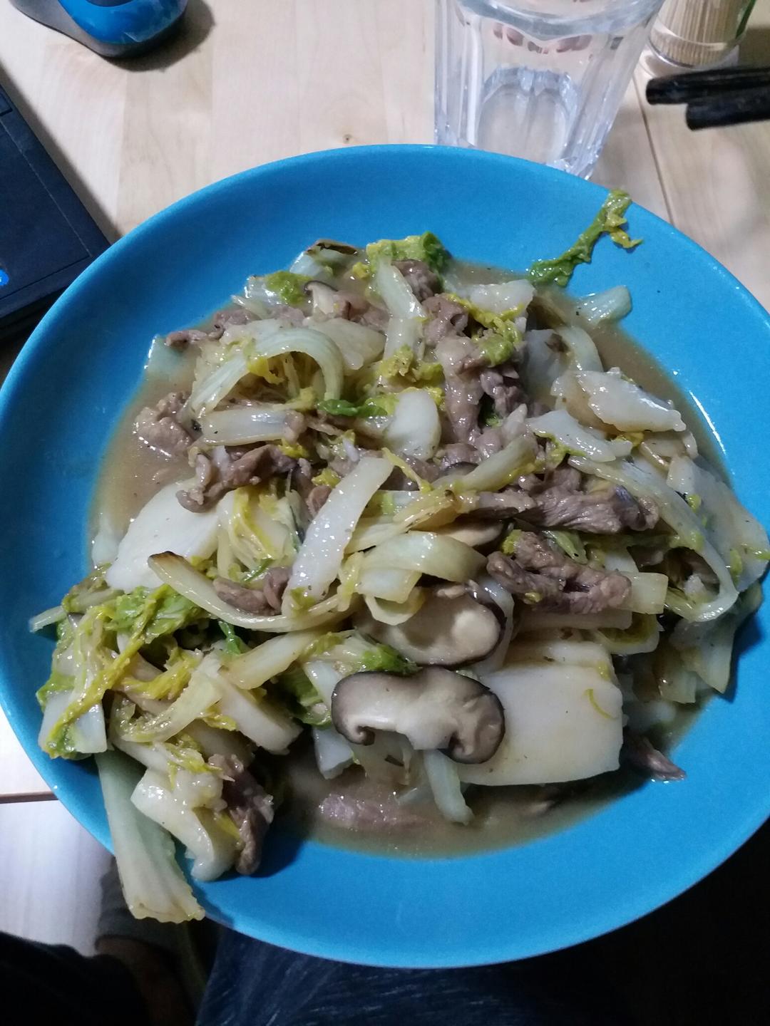 黄芽菜肉丝炒年糕的做法