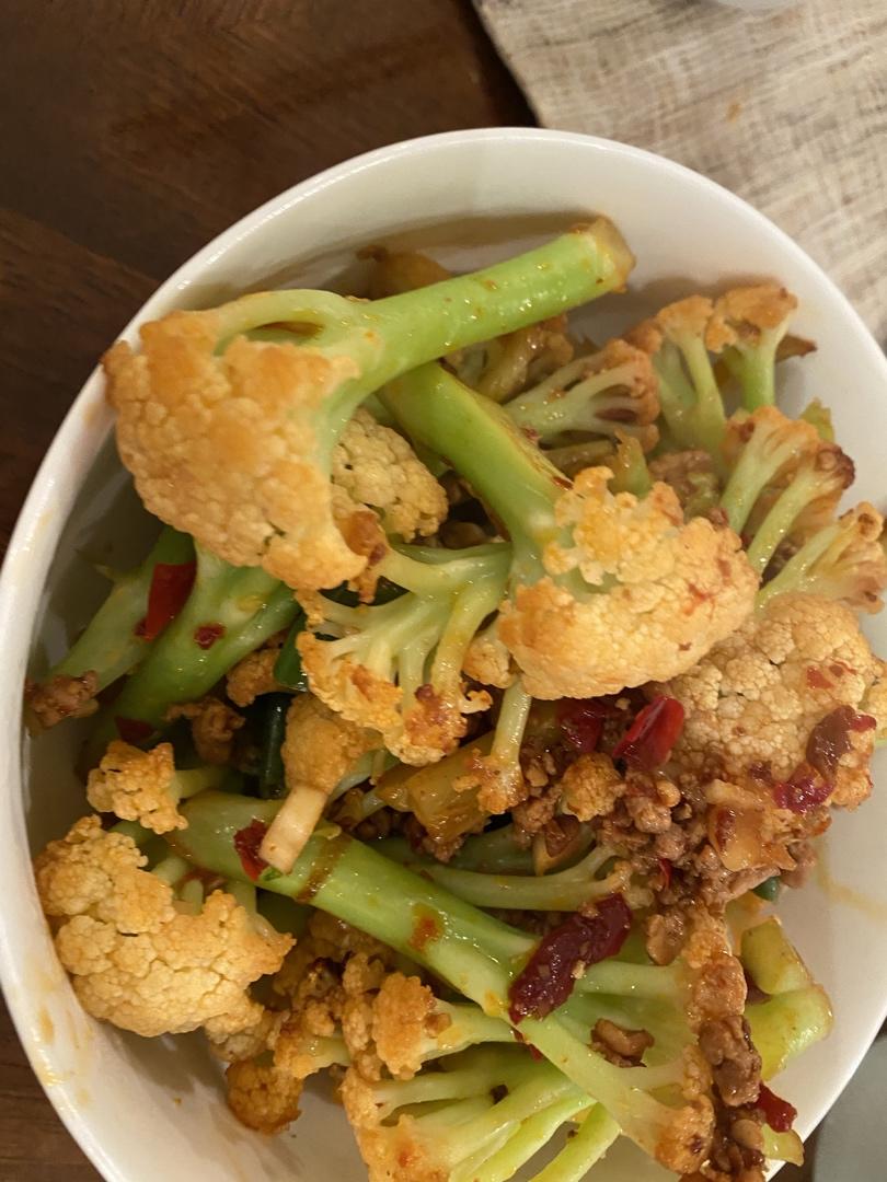 老丁的私房菜-干锅花菜