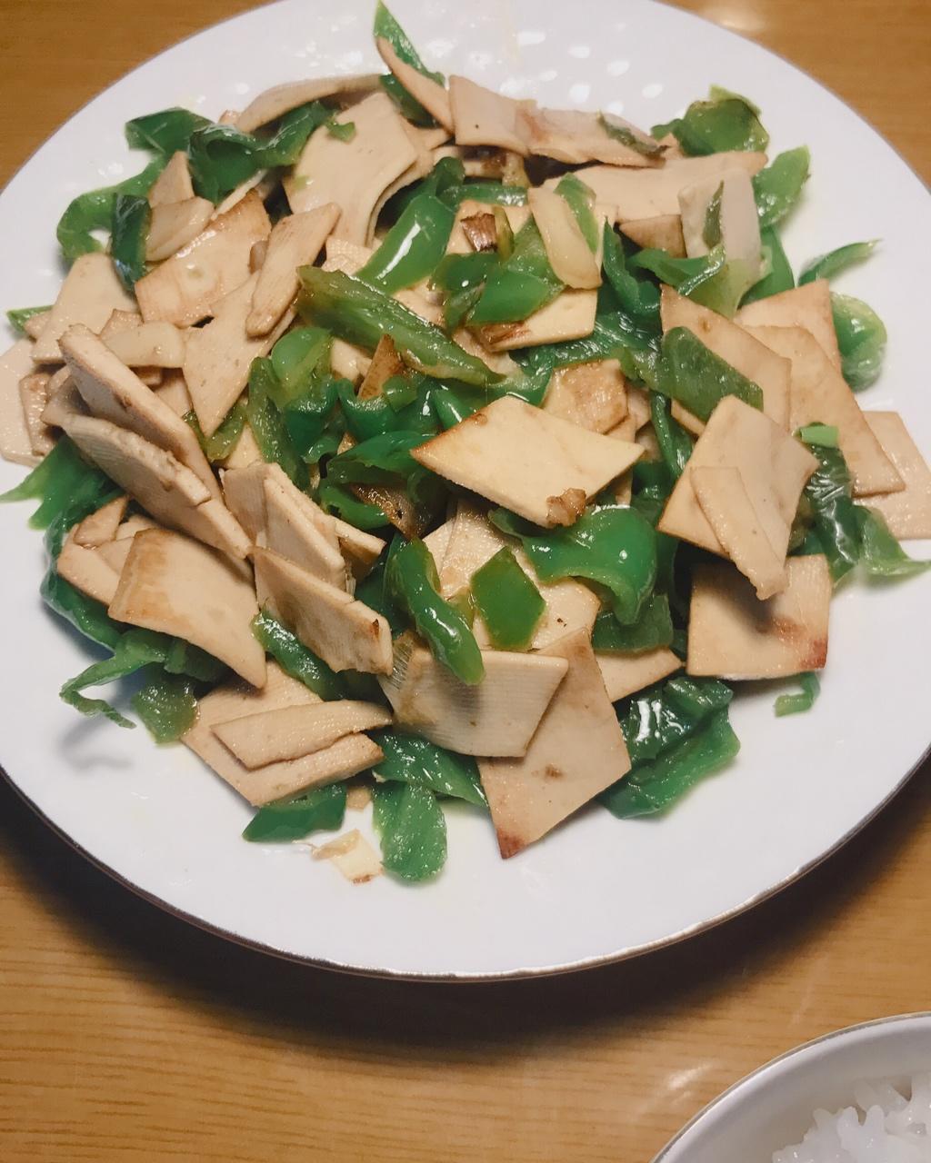 尖椒豆腐皮