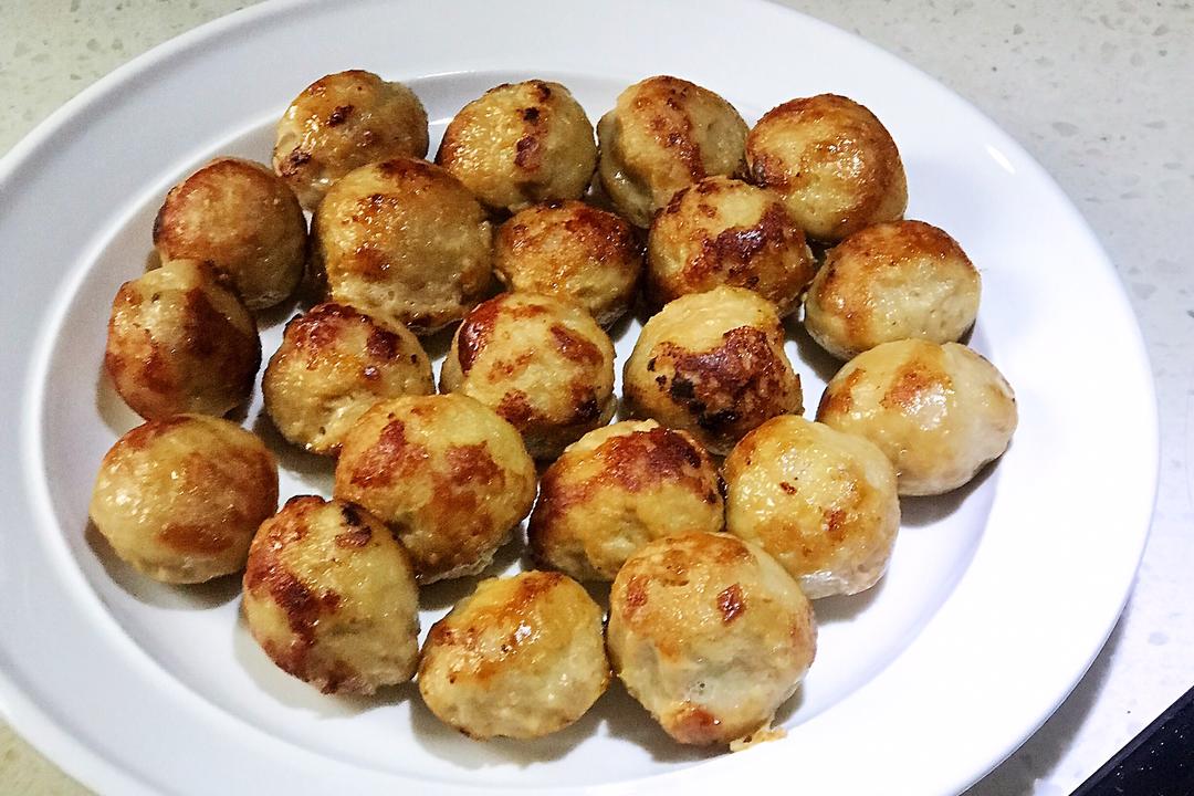 肉丸子（小美+小红锅版）的做法