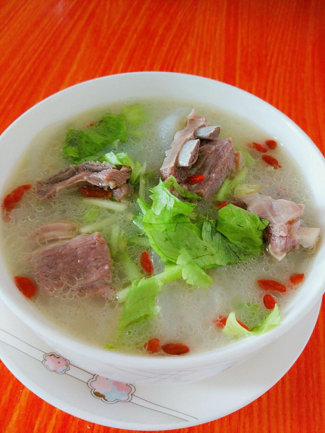 炖羊肉汤的做法