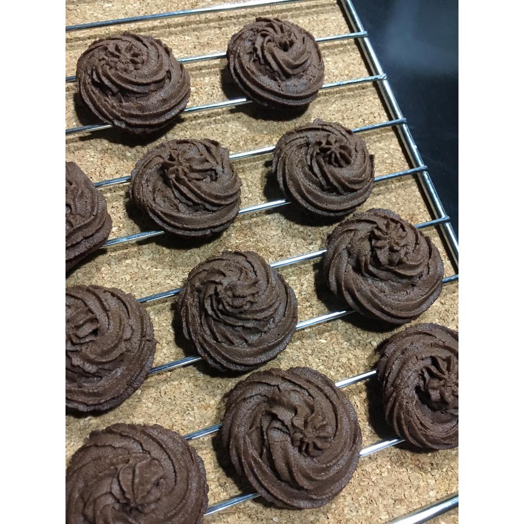 挤花毫无压力的巧克力曲奇