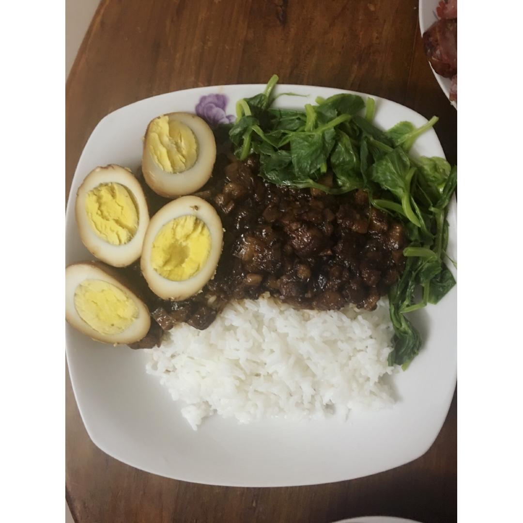 洋葱酥卤肉饭