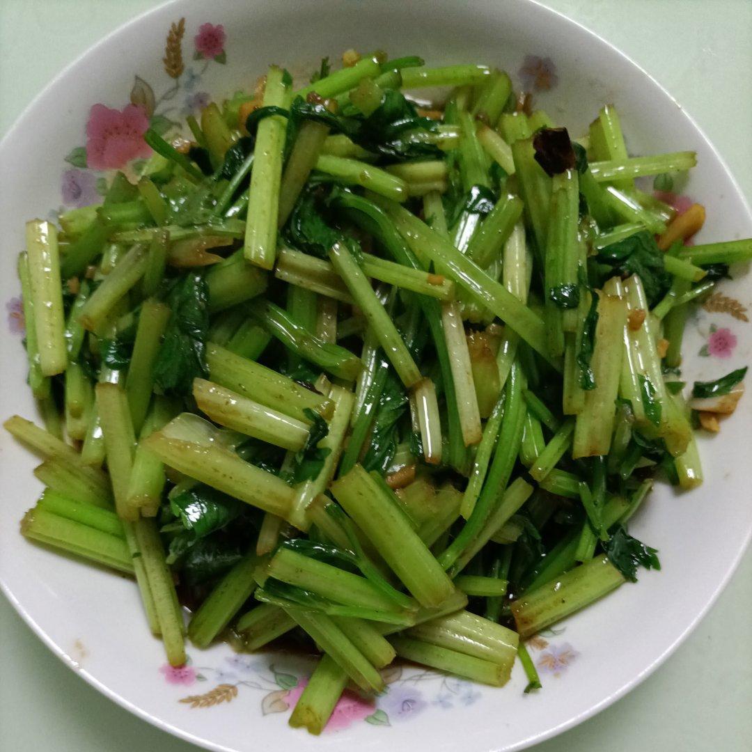 素炒香芹
