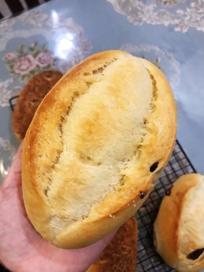 葡萄软欧（仿原麦山丘）Milk flavored bread filled with raisins and butter