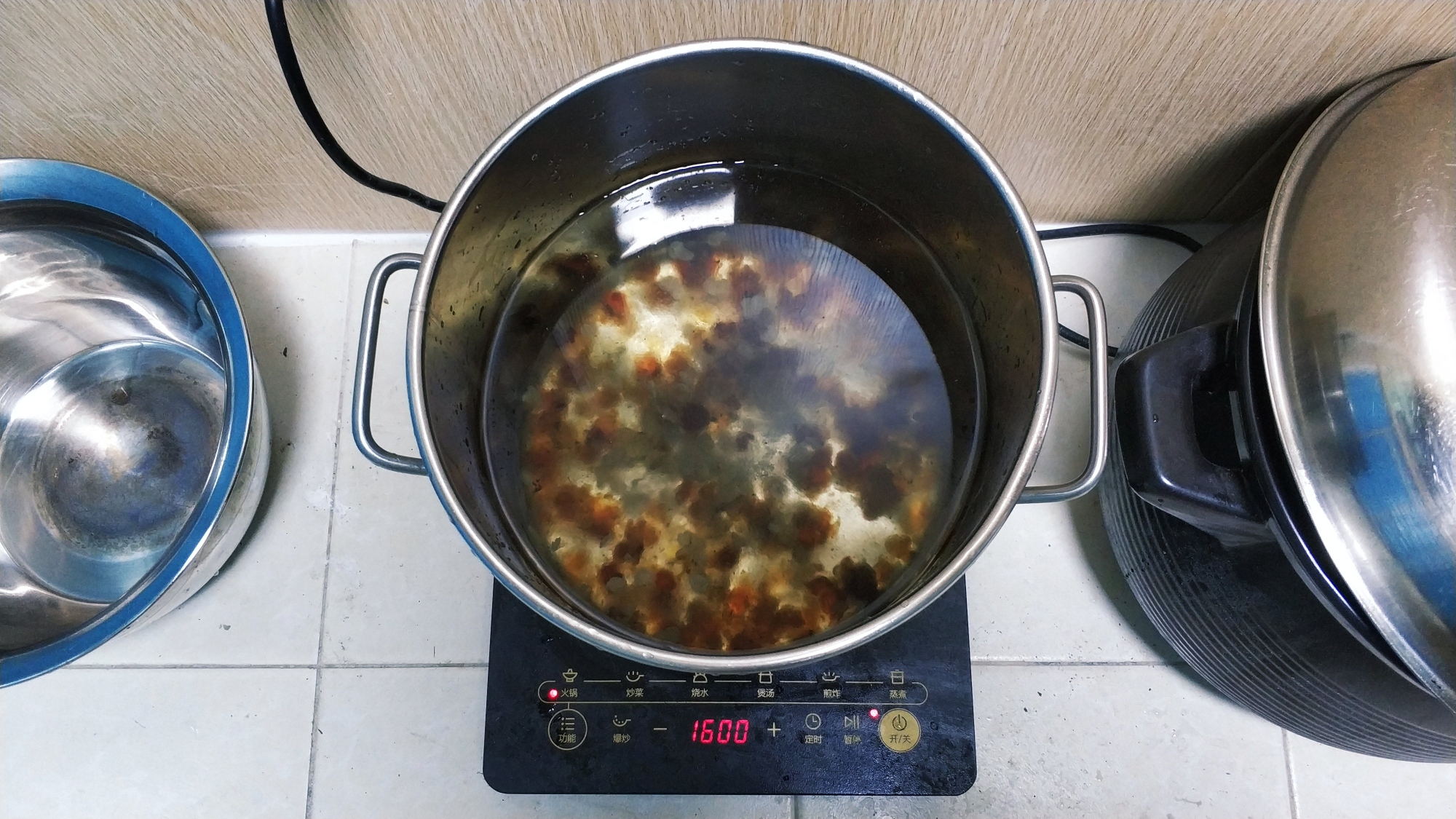 桃胶皂角米木瓜小米甜粥的做法 步骤4