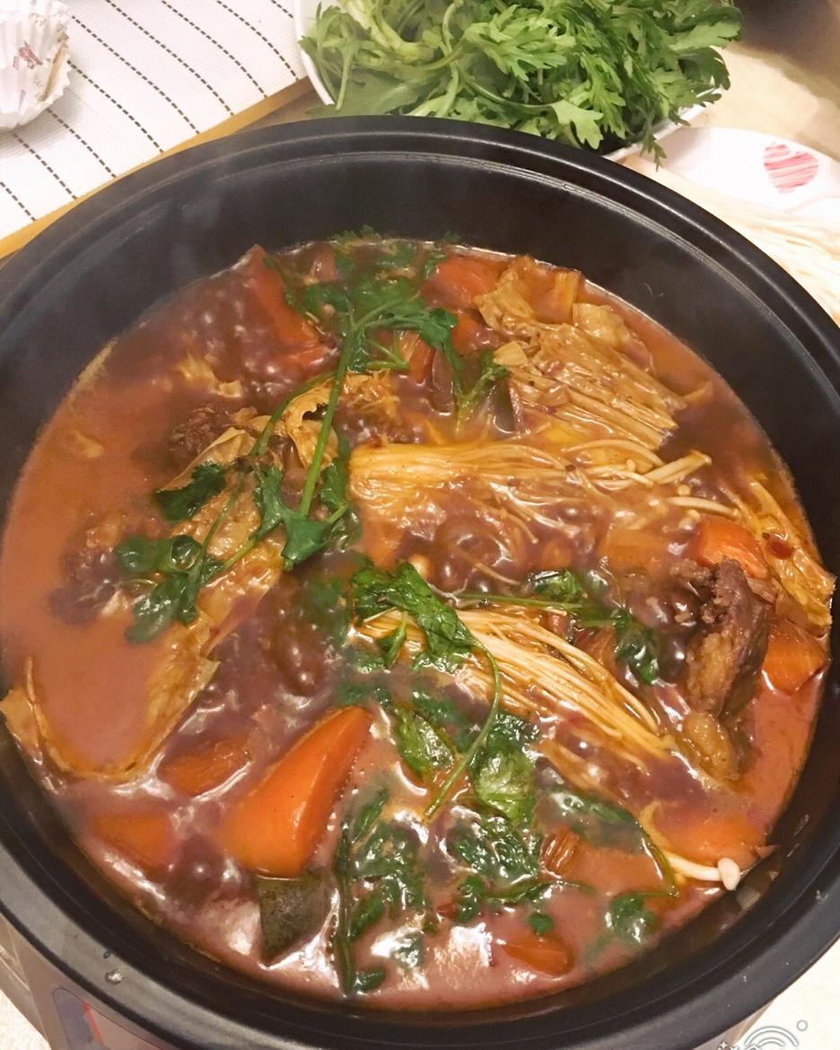 堂妈教你做红汤羊蝎子火锅