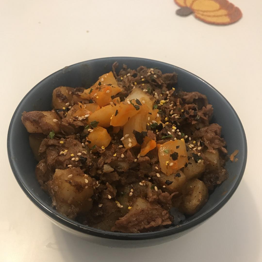 好吃到舔碗底的土豆肥牛拌饭