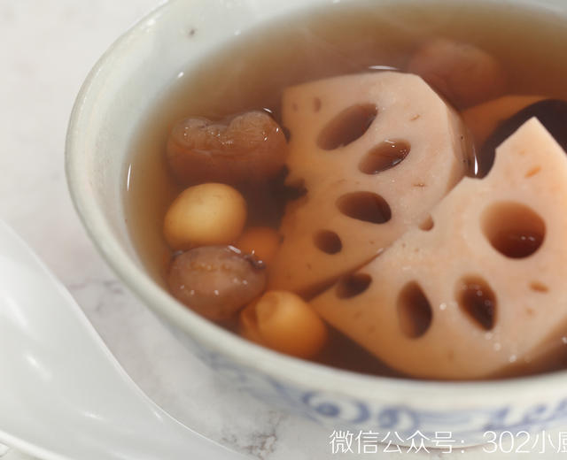 桂圆莲子莲藕汤 （月子餐）<302小厨房>的做法
