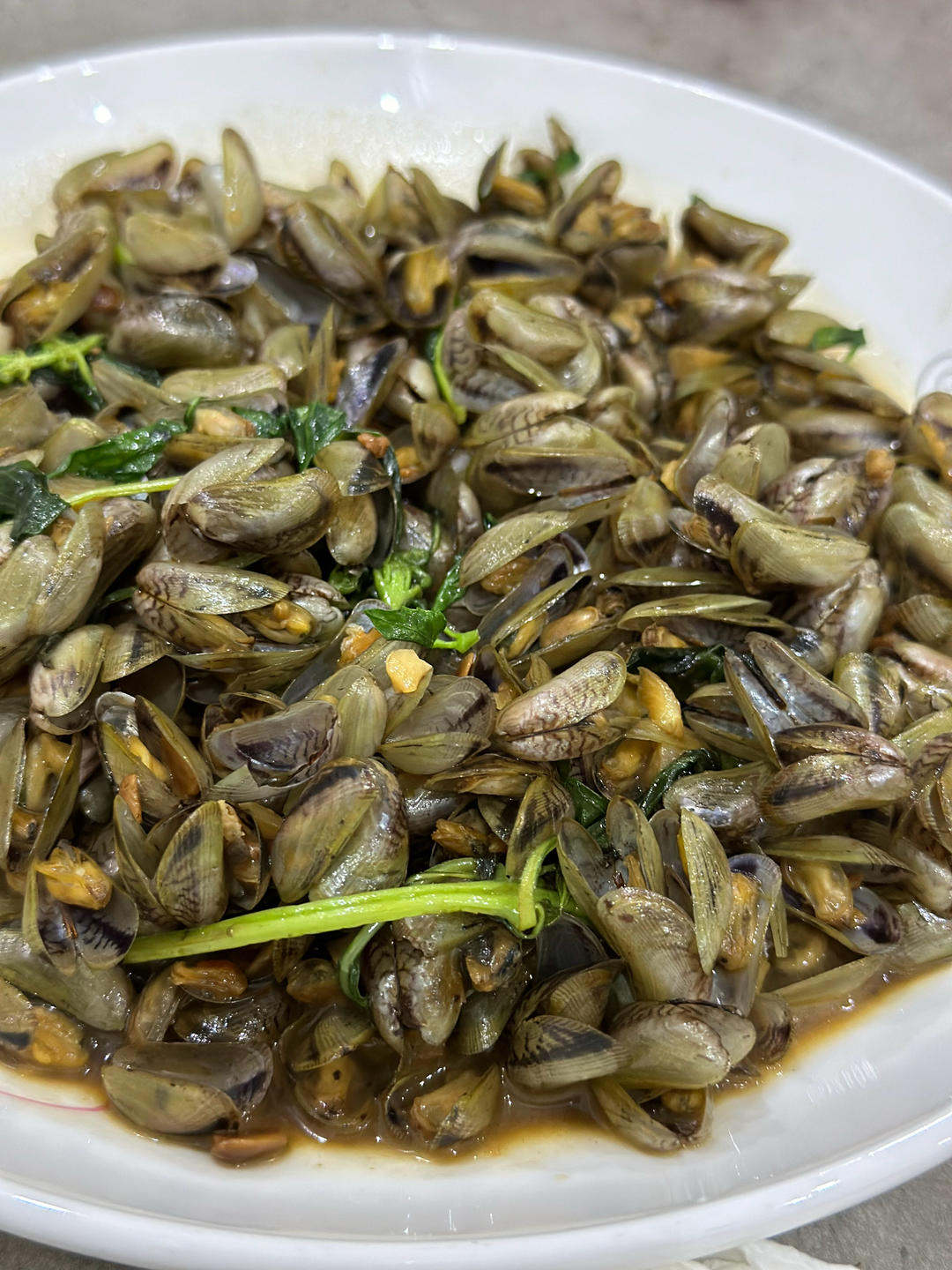 6分钟就能吃的快手菜！金不换炒海瓜子（又名九层塔炒薄壳）